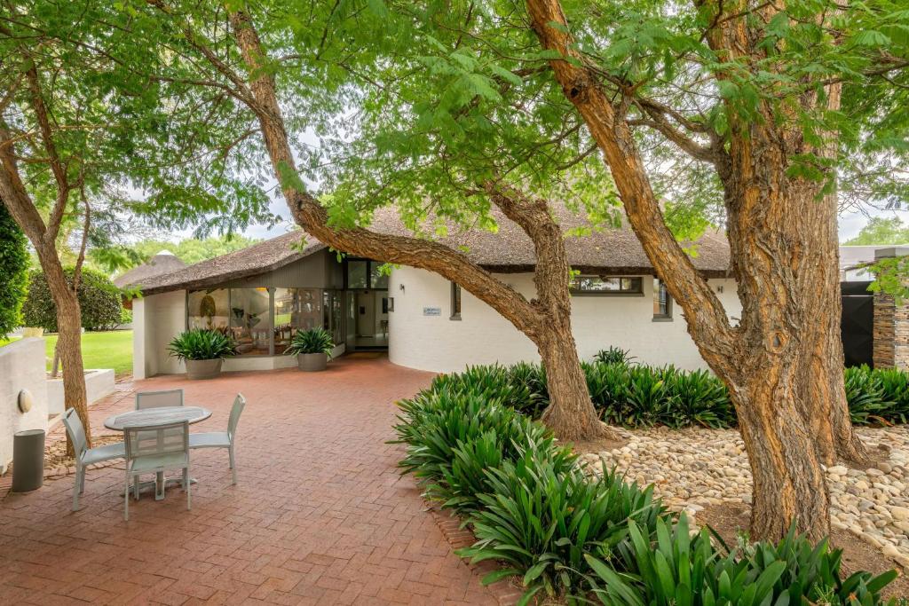 Protea Hotel by Marriott Oudtshoorn Riempie Estate in Oudtshoorn