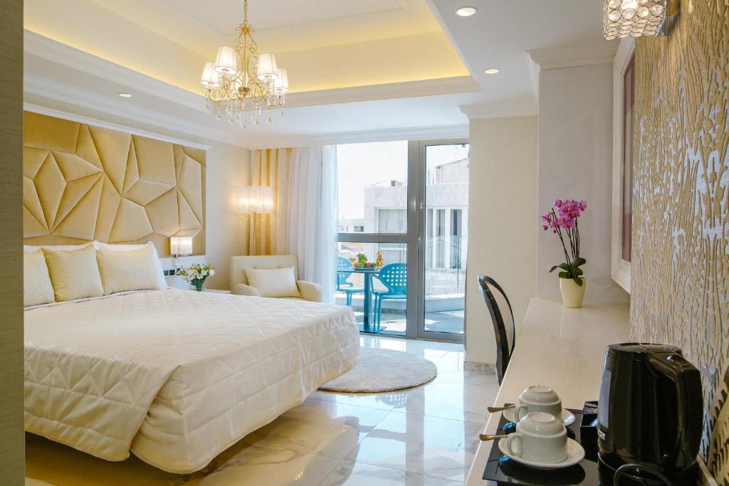 Qbic City Hotel in Larnaca