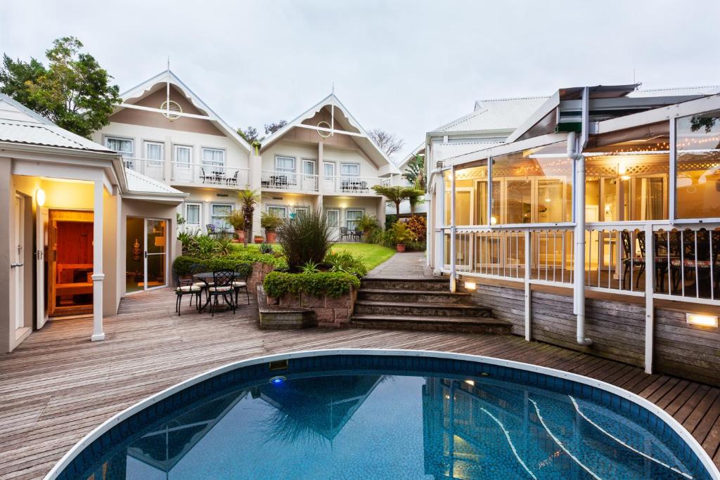 Quarry Lake Inn in East London