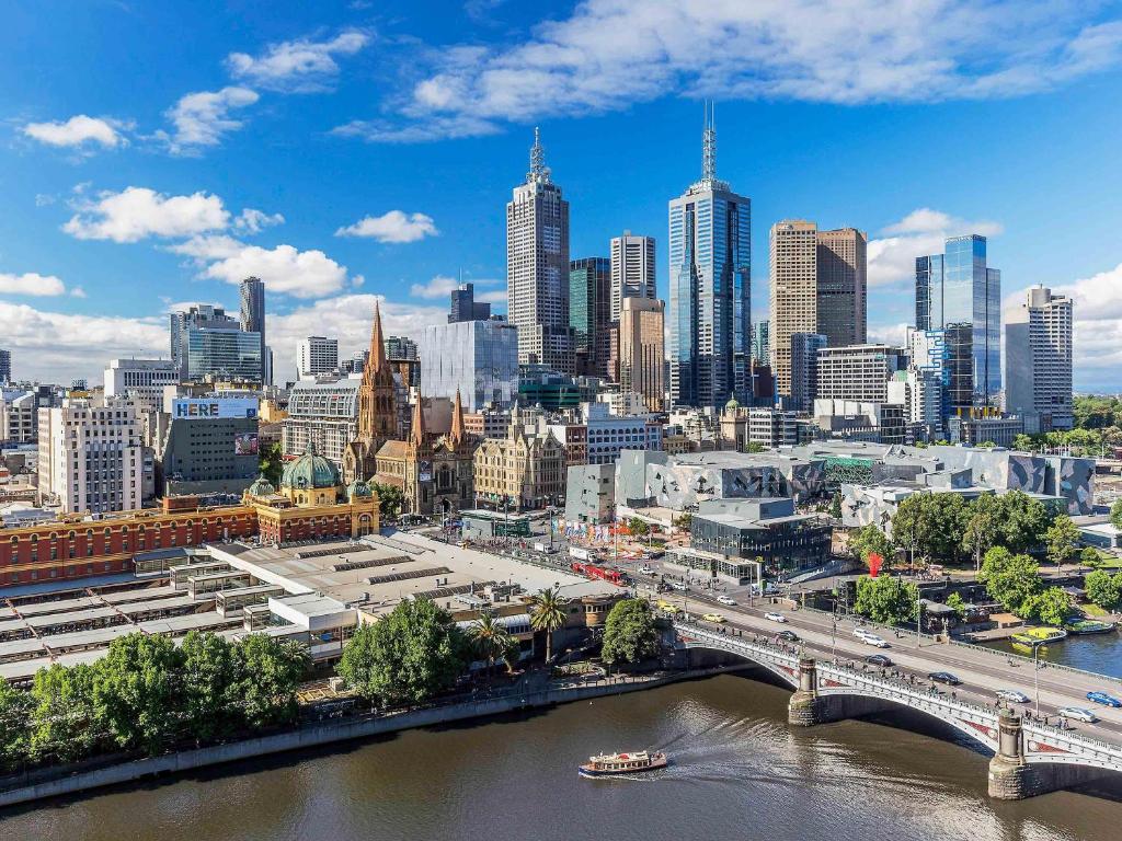 Quay West Suites Melbourne in Melbourne