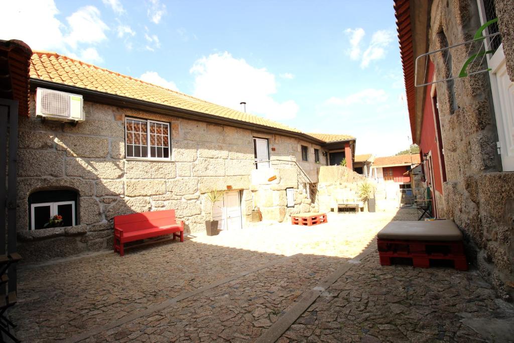Quinta d'Areda Wine&Pool Experience in Fafe