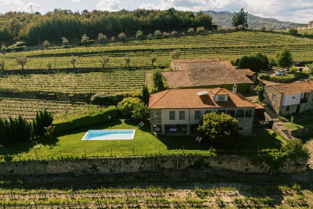 Quinta da Portela - Casa Visconde Arneiros - by RowdHouses in Lamego