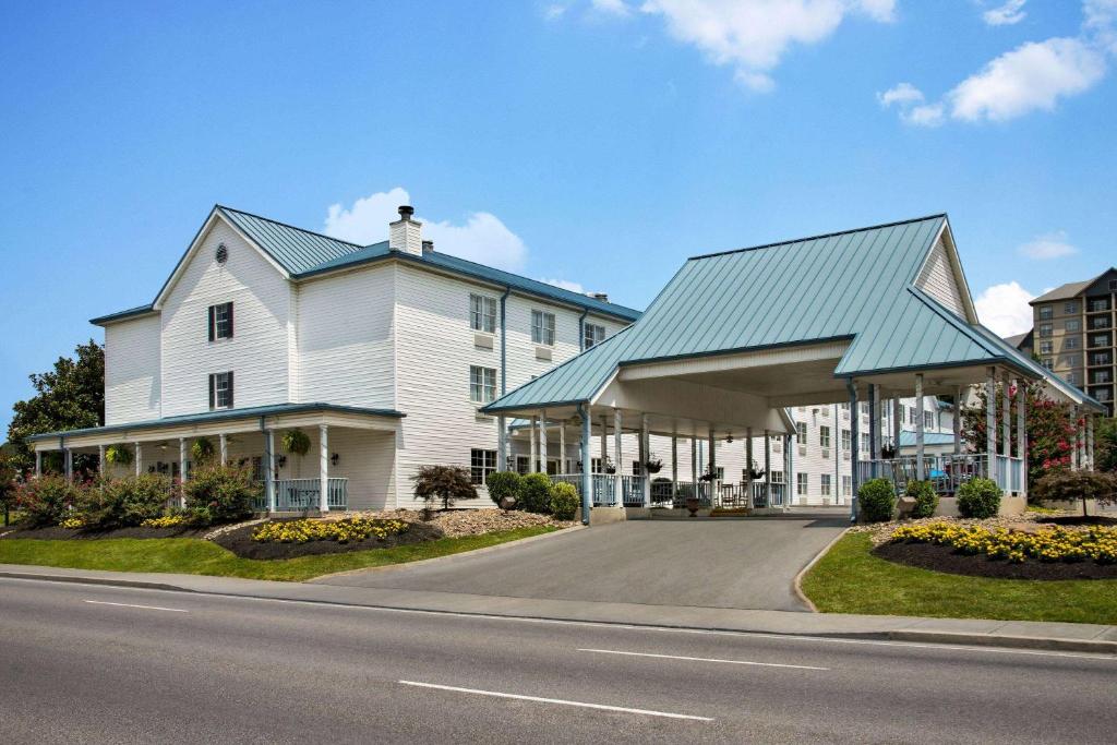 Ramada by Wyndham Pigeon Forge North in Pigeon Forge