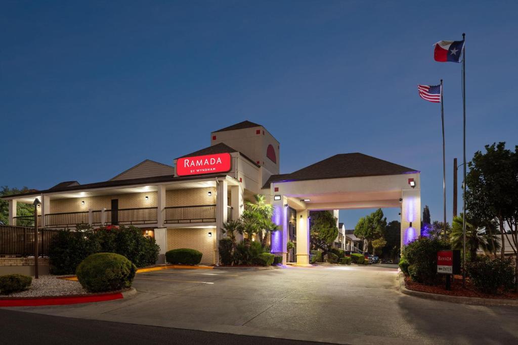 Ramada by Wyndham San Antonio Near SeaWorld - Lackland AFB in San Antonio