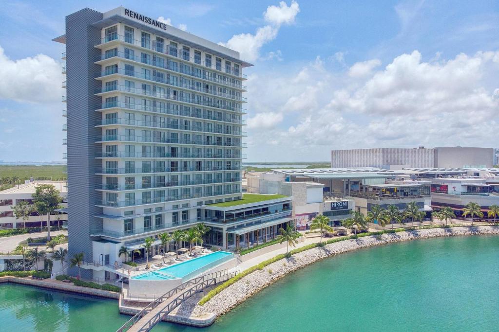 Renaissance Cancun Resort & Marina in Cancún