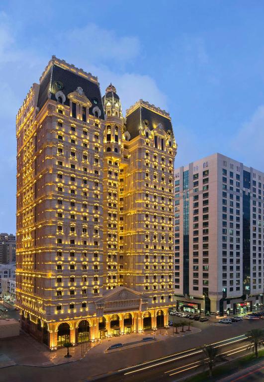 Royal Rose Hotel Abu Dhabi, Curio Collection by Hilton in Abu Dhabi