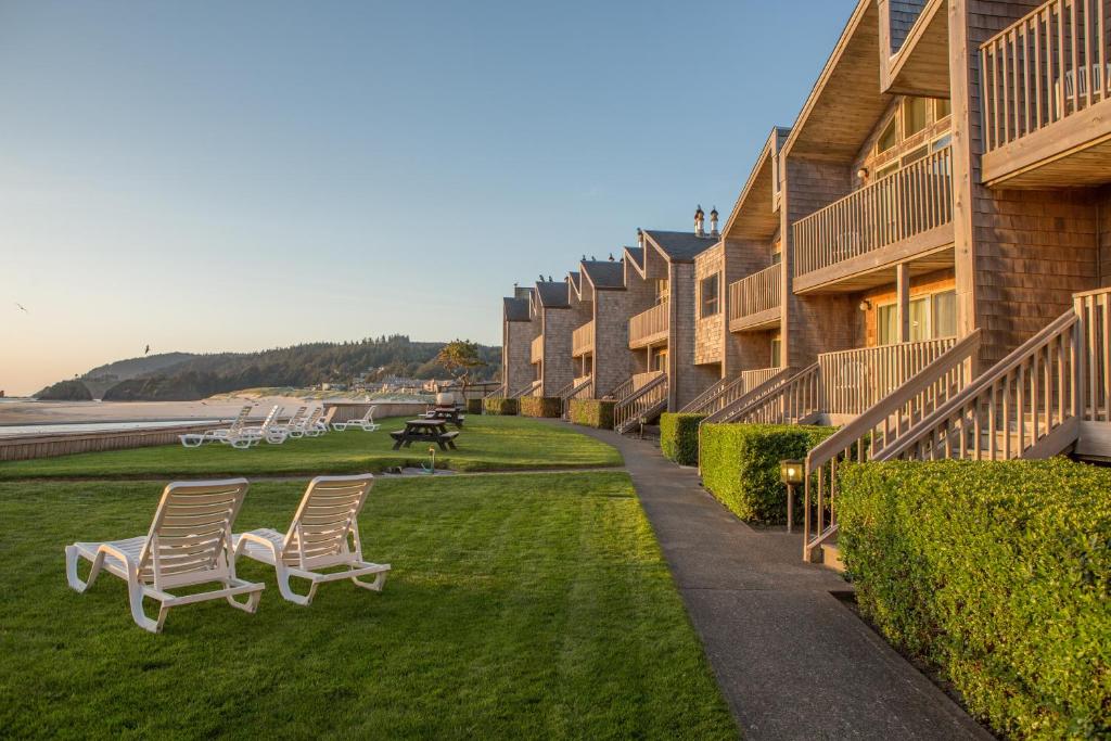 Schooner's Cove Inn in Cannon Beach