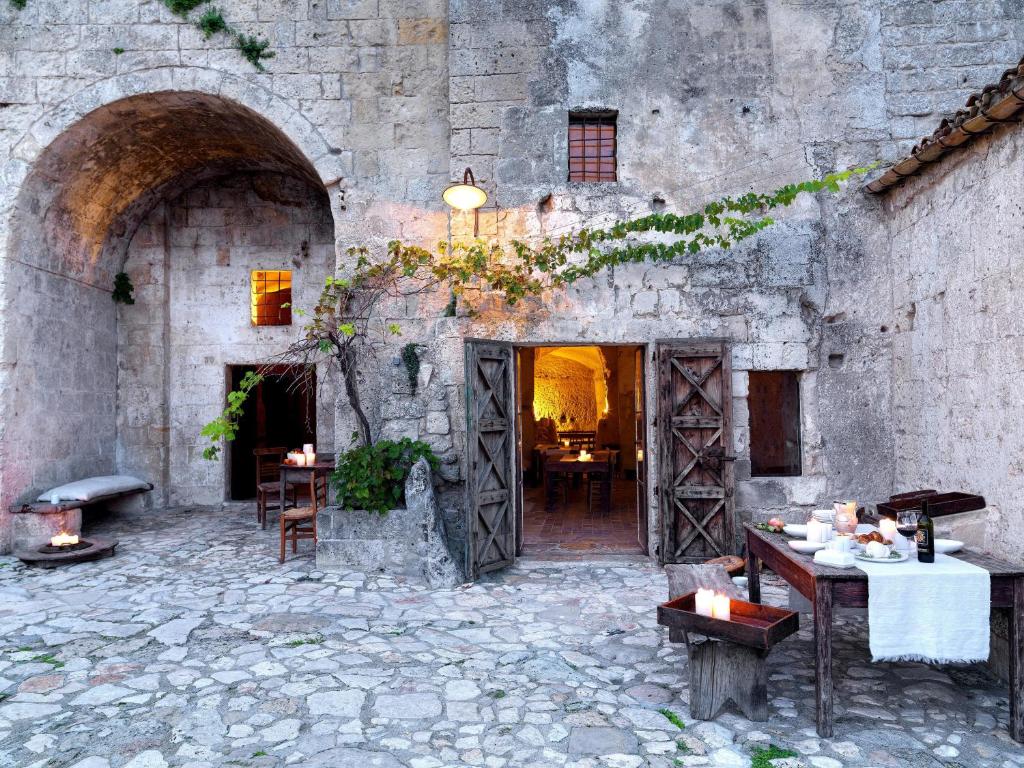 Sextantio Le Grotte Della Civita in Matera
