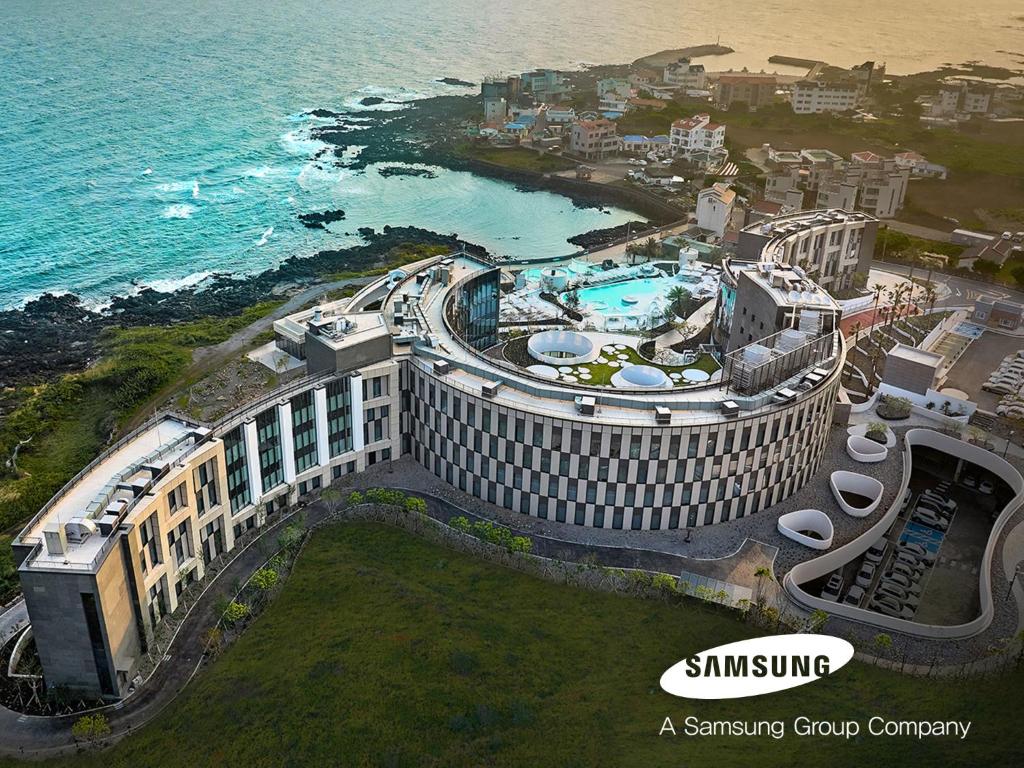 Shilla Stay Plus Iho Tewoo Ocean Front in Jeju City