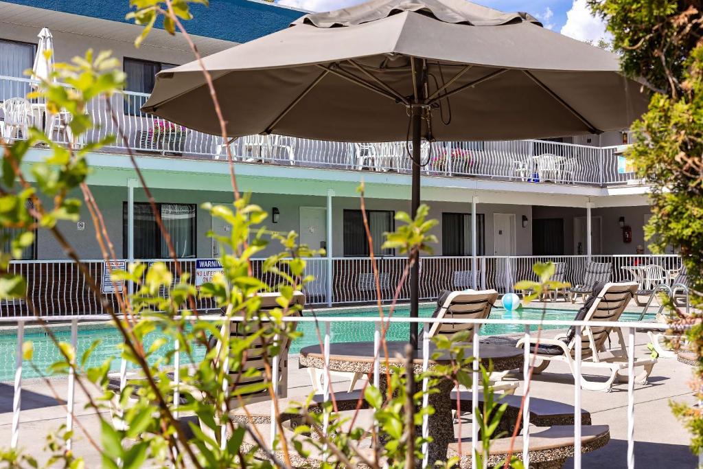 Siesta Suites in Kelowna