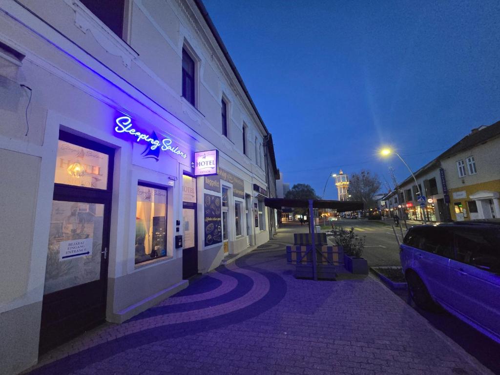 Sleeping Sailors Boutique Hotel in Siófok