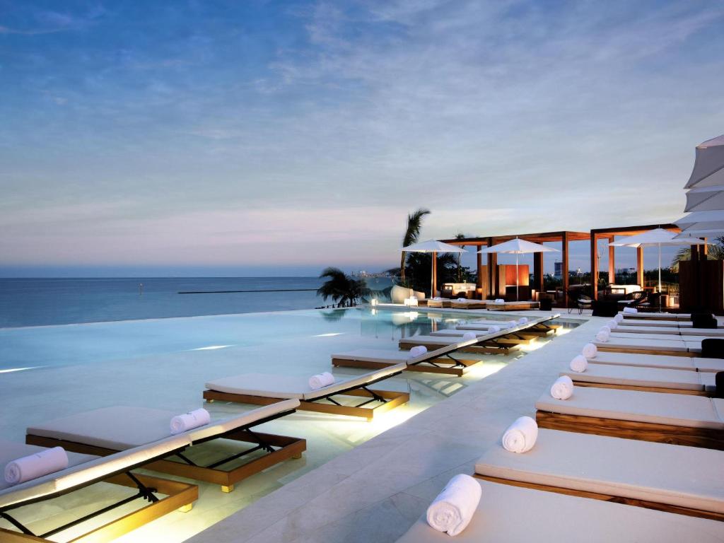 SLS Cancun in Cancún