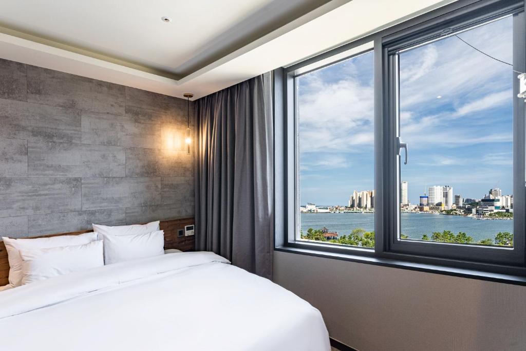 Sokcho Business Hotel CAMEL in Sokcho