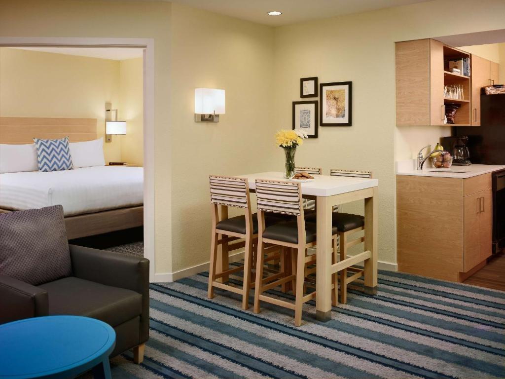 Sonesta ES Suites Princeton in Princeton