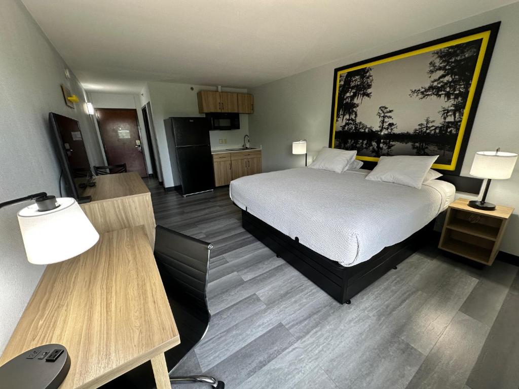 Super 8 by Wyndham Alexandria LA in Alexandria
