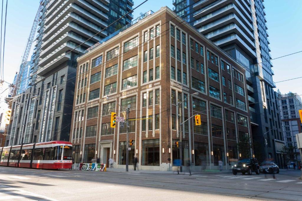 Sutton Place Hotel Toronto in Toronto