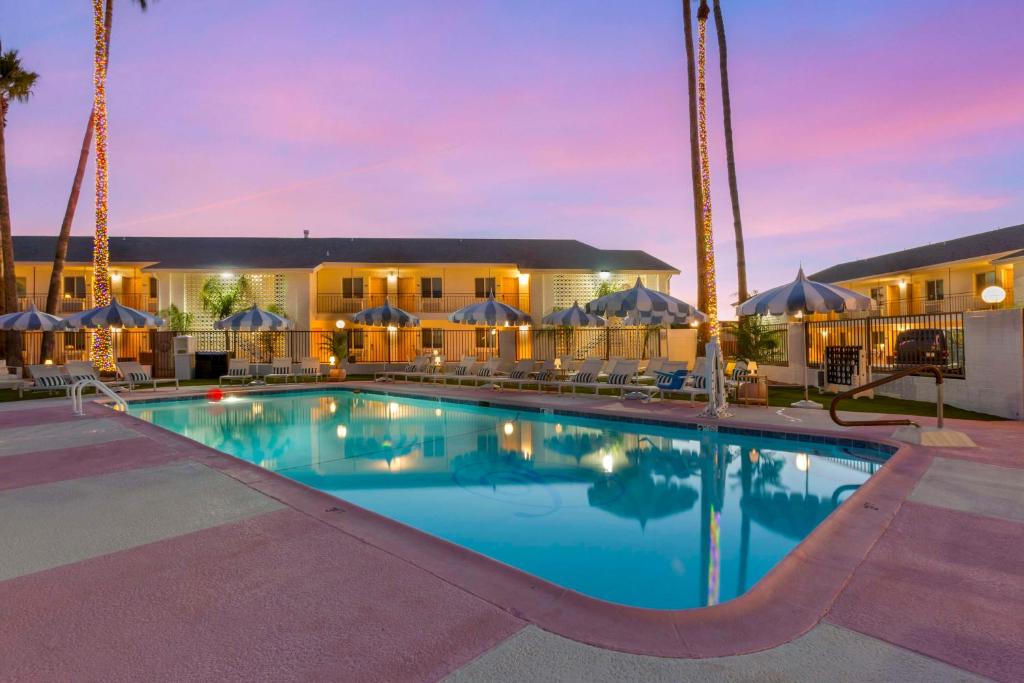 The Kennedy Tucson, SureStay Collection by Best Western in Tucson