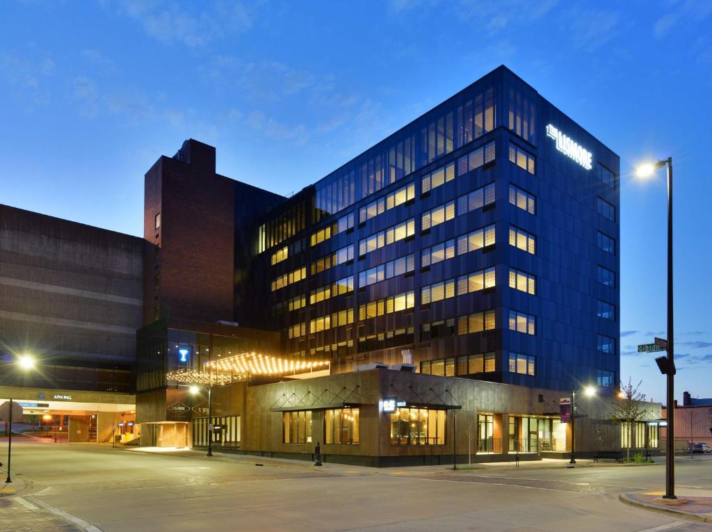 The Lismore Hotel Eau Claire - a DoubleTree by Hilton in Eau Claire