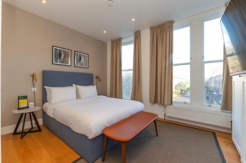 The Prince Hotel Vauxhall Central London Riverside in London