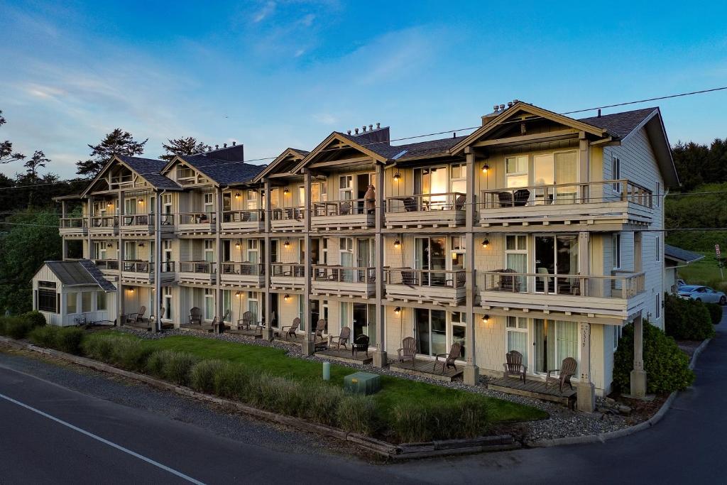 The Wayside Inn in Cannon Beach
