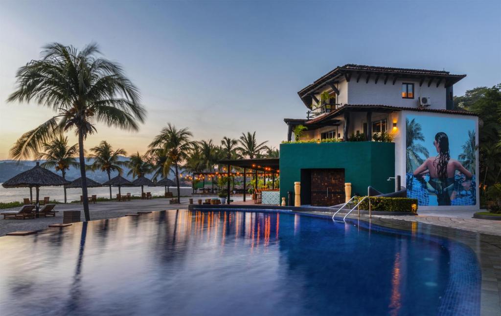 Thompson Zihuatanejo, A Beach Resort, by Hyatt in Zihuatanejo