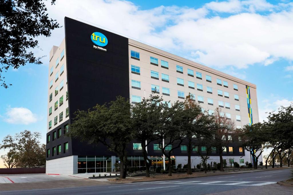 Tru By Hilton Dallas Market Center in Dallas
