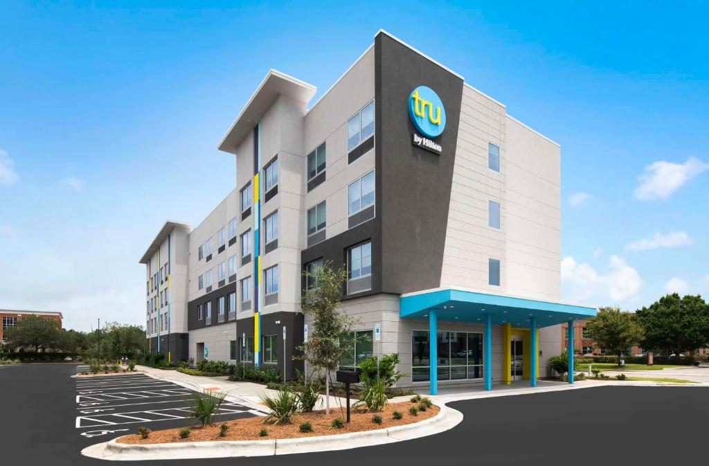 Tru by Hilton Wilmington Wrightsville Beach in Wilmington