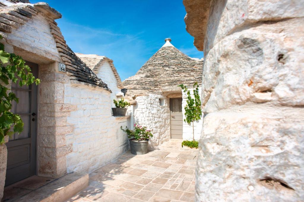 Trulli Holiday Albergo Diffuso in Alberobello