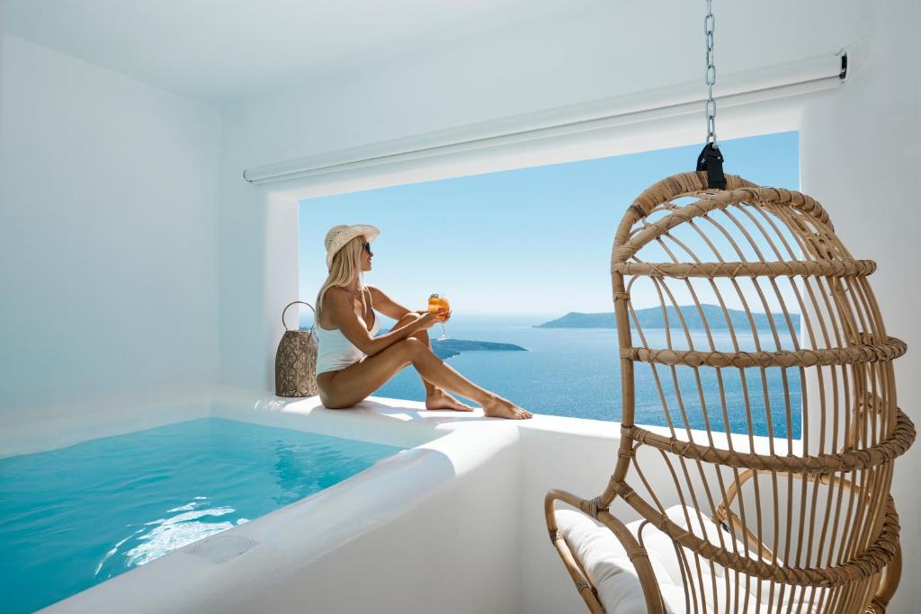 U & ME SUITES in Fira