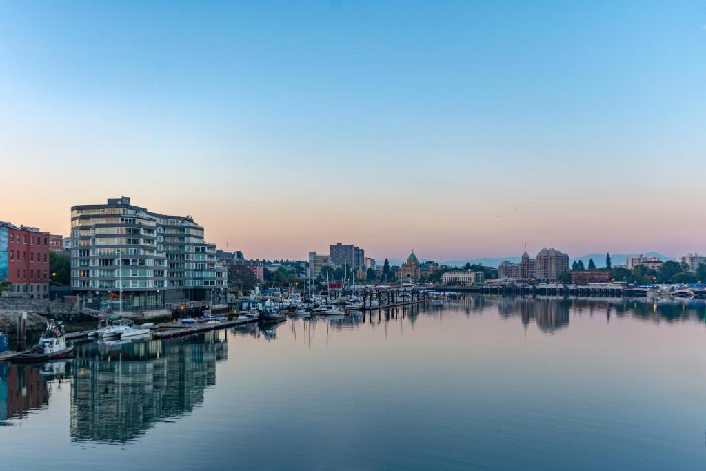 Victoria Regent Waterfront Hotel & Suites in Victoria