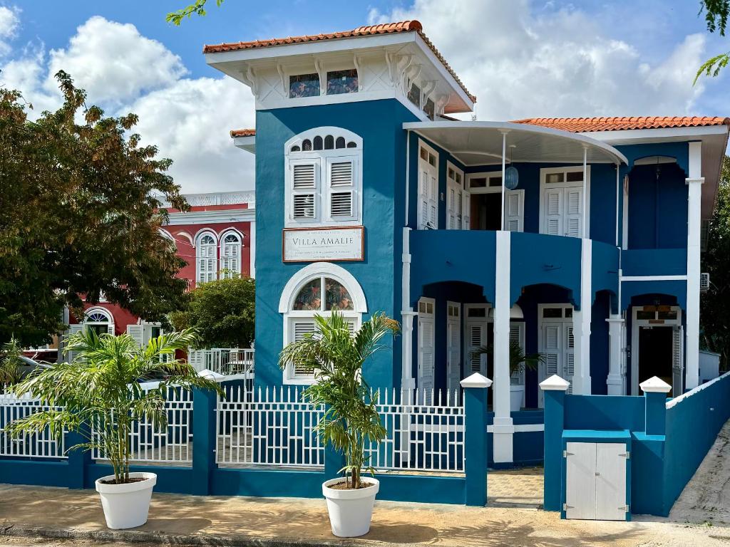 Villa Amalie & Villa Curiel in Willemstad