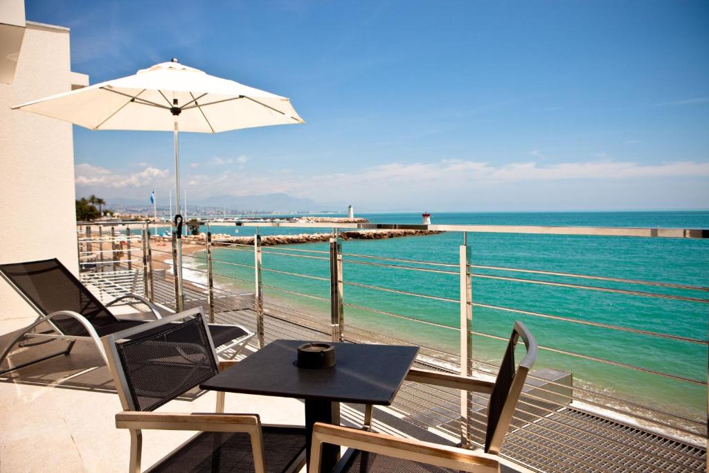 Villa Azur in Antibes