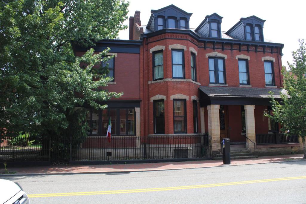 Villagio Boutique Hotel in Pittsburgh