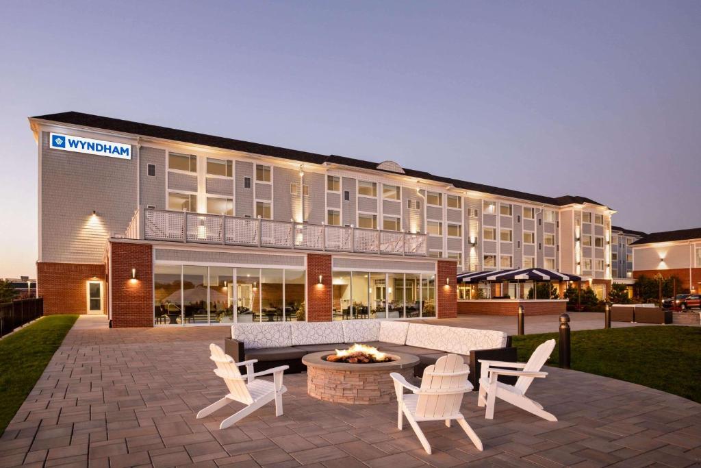 Wyndham Newport Hotel in Newport