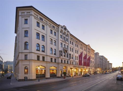 Vier Jahreszeiten Kempinski München in Munich
