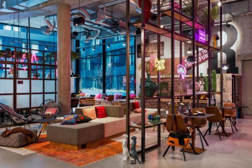 Moxy Frankfurt City Center in Frankfurt
