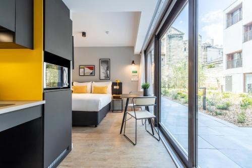 Staycity Aparthotels Bordeaux City Centre in Bordeaux