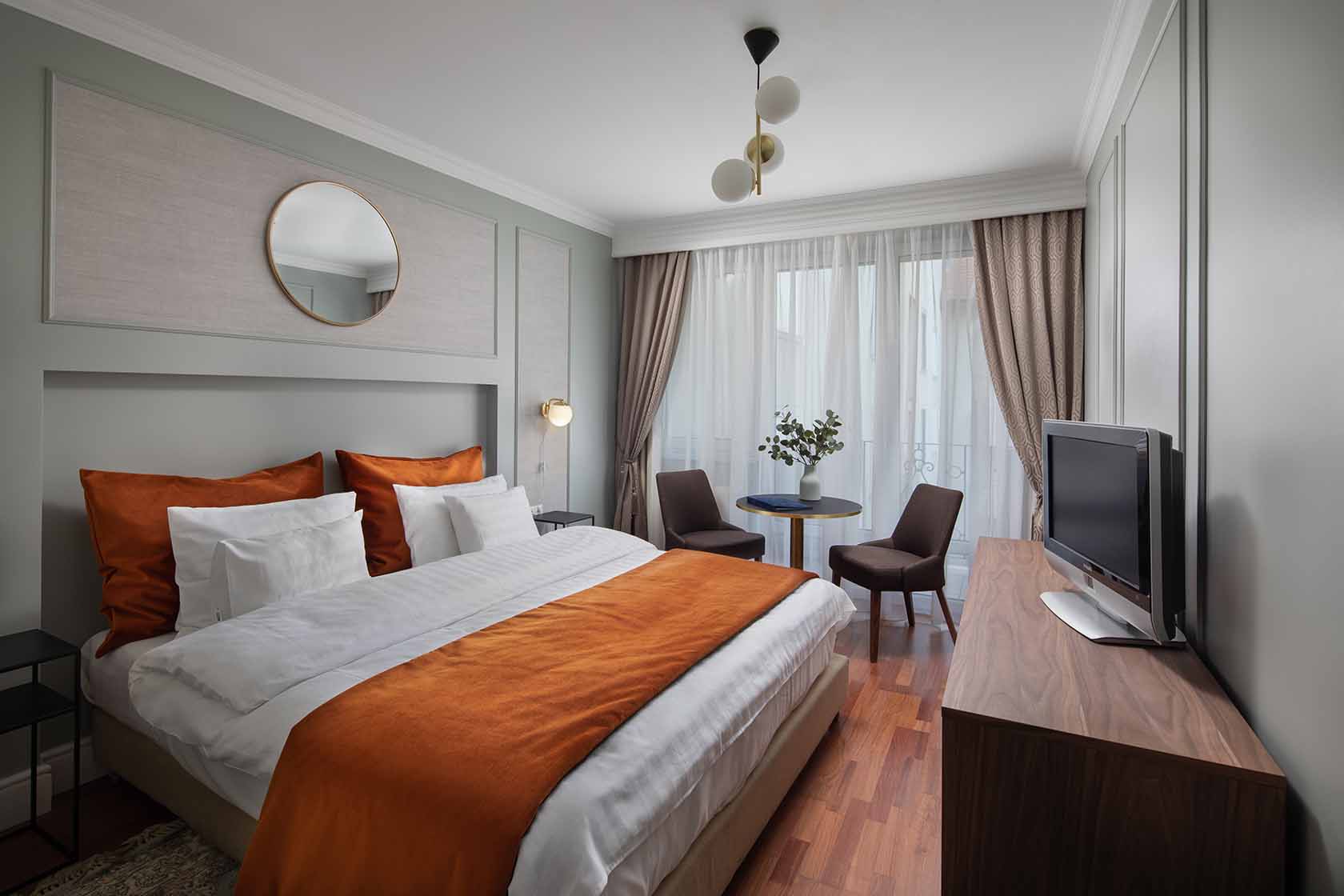 Queen's Court Hotel & Residence in Budapest