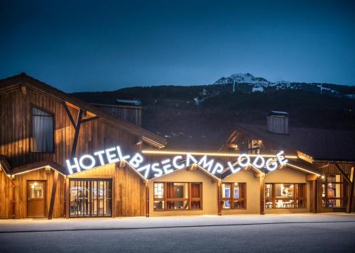 Hotel Base Camp Lodge - Bourg Saint Maurice in Bourg-Saint-Maurice